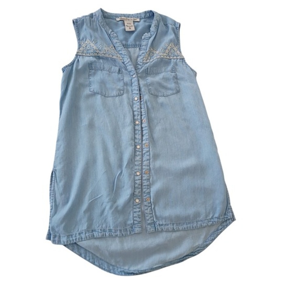 American Rag Cie Light Blue Chambray Embroidered Tunic Shirt‎ Size Small